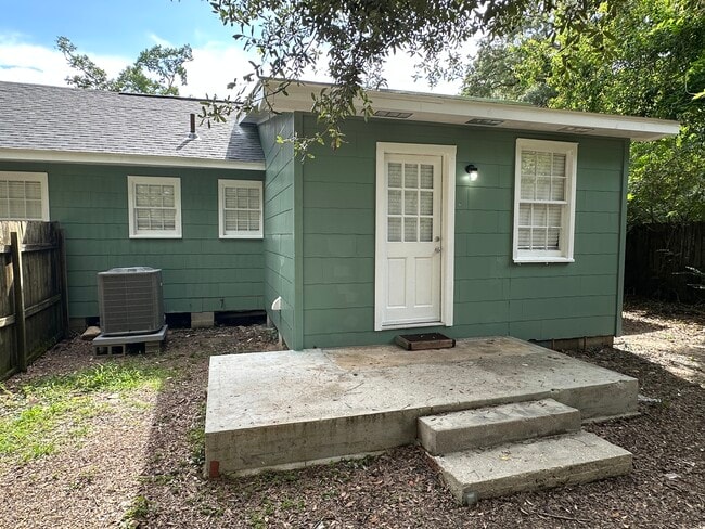 Building Photo - 163 Potter Dr