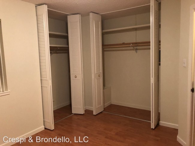 Building Photo - 670 De Haro St