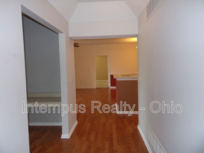 Foto del edificio - 8057 Crane's Crossing Dr