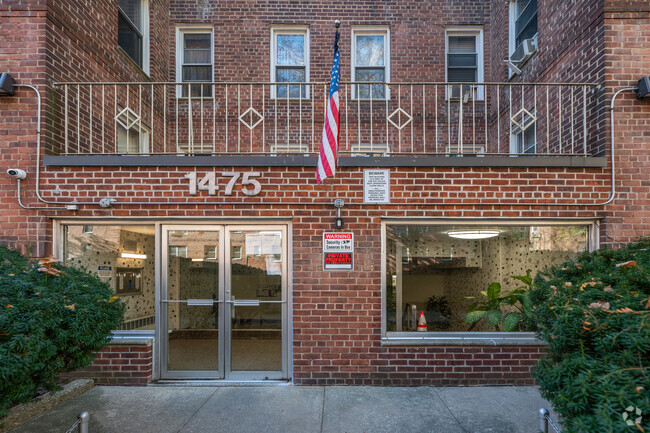 Entrance Photo - Stratton CoOp