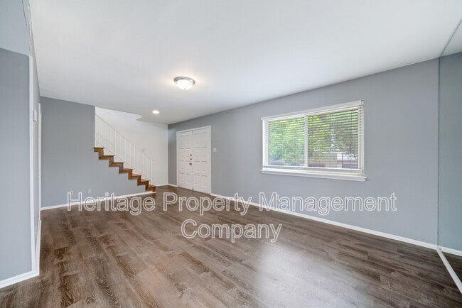 Foto del edificio - 10958 Crown Pk Ln