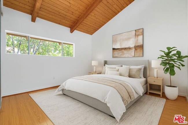 Foto del edificio - 18350 Hatteras St