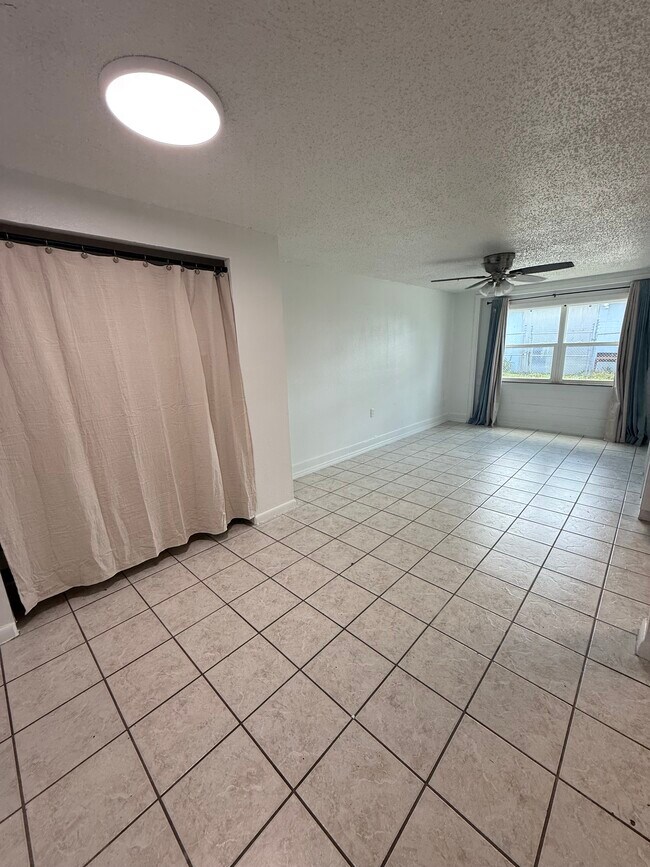 Closet - 1131 5th St SW