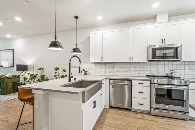 Building Photo - 2126 N 147th St