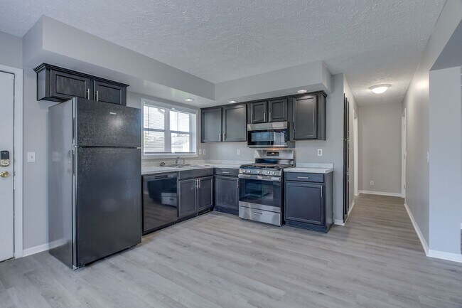 Foto del edificio - For Rent - Four-Bedroom Two-Bathroom Home Available NOW!