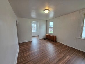 Building Photo - 703 Waddell Ave