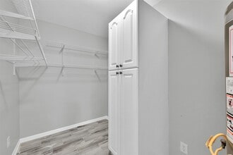 Building Photo - 23814 English Oak Dr