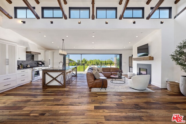 Foto del edificio - 6711 Wandermere Rd