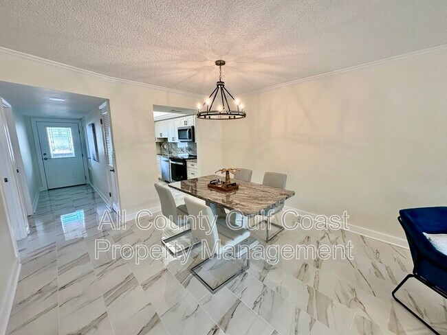 Foto del edificio - 512 W Venice Ave