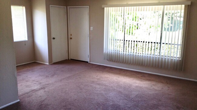 Building Photo - 2 Bedroom 1 Bathroom Condo in Antioch - CO...