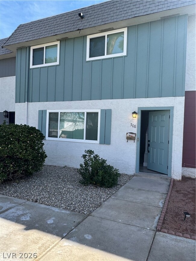 Building Photo - 508 Greenbriar Townhouse Way