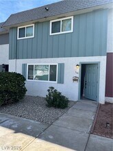 Building Photo - 508 Greenbriar Townhouse Way