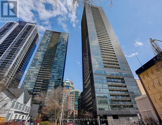 Building Photo - 101 Charles St E