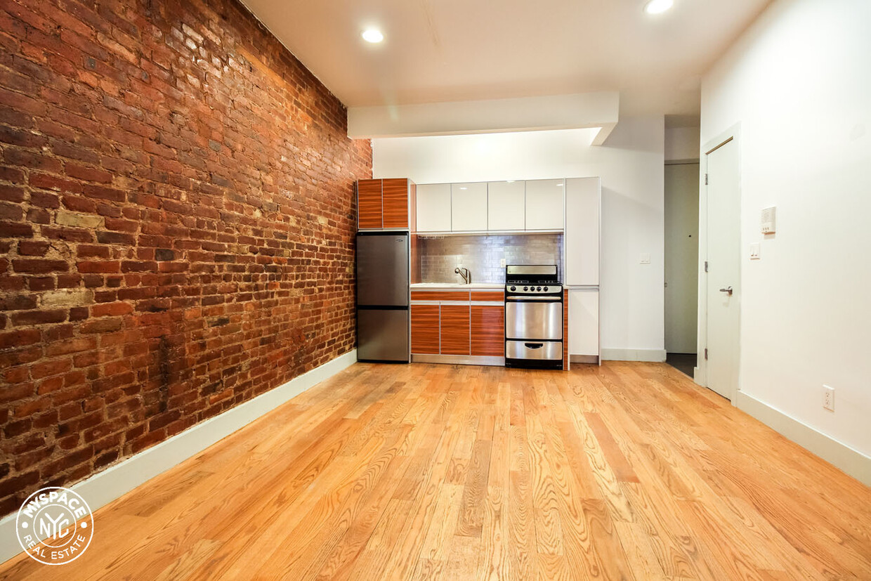 Foto principal - 892 Myrtle Ave