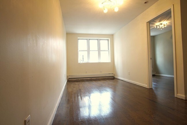 Building Photo - 329A Pulaski St