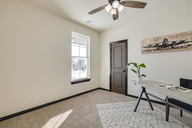 Building Photo - 2313 E Kellan Ct Terrace