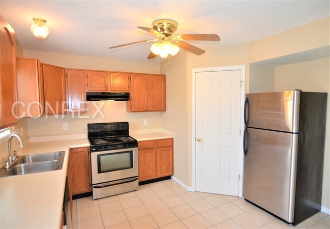 Building Photo - 10923 Snowdrop Way