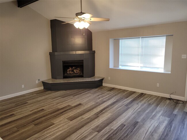 Foto del edificio - 13923 Ivymount Dr