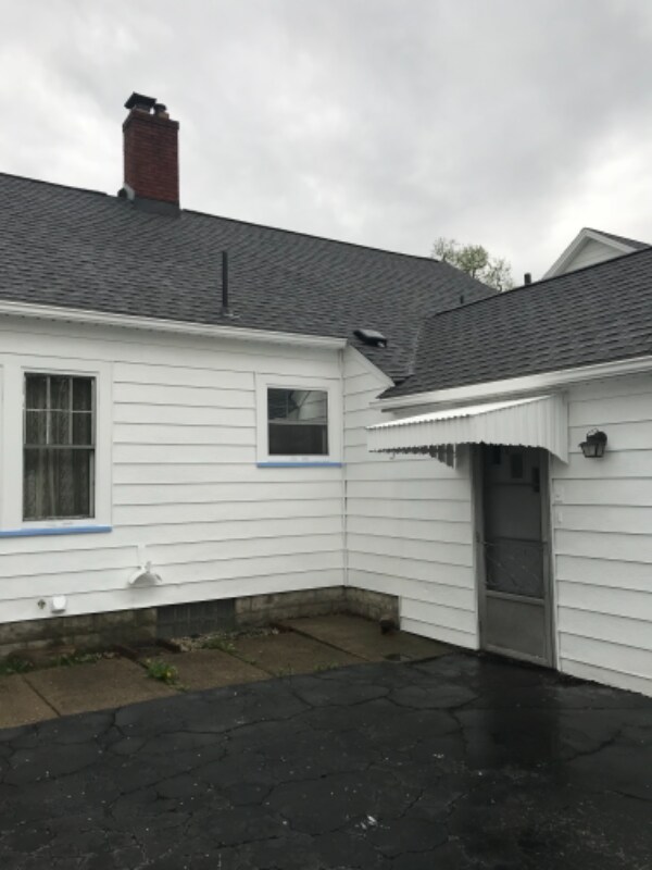 Building Photo - 226 Trumbull Ave SE