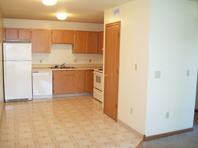 century estates kitchen - Century Estates Apartments