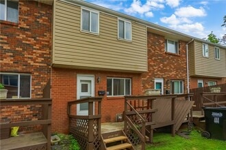 Building Photo - 442 Brierly Ln