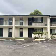 Building Photo - 2 N Fernwood Ave