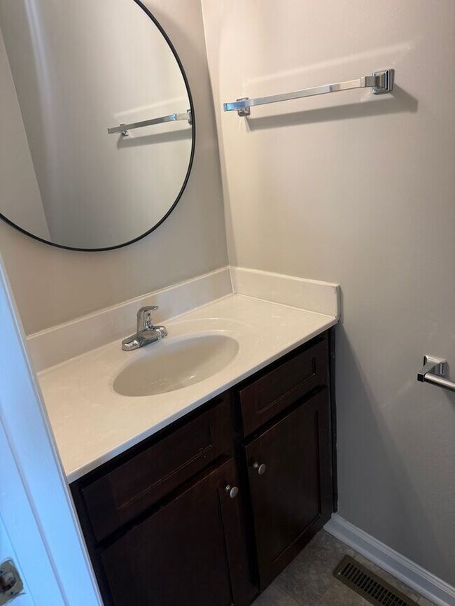 Foto del edificio - Spacious Two Bedroom Townhome In Kannapolis