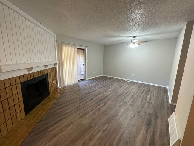 Photo - 1326 Holland Park Blvd Apartment