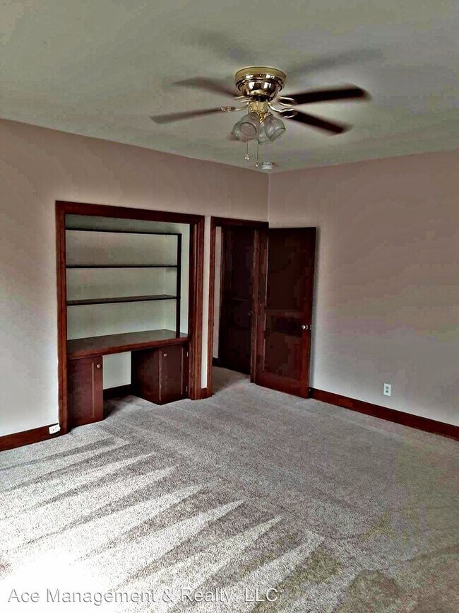 Foto del edificio - 711 Oak St NE