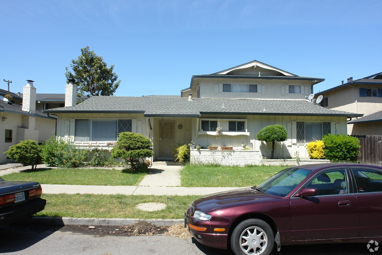 Building Photo - 309 Auburn Way