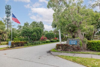 Building Photo - 18081 SE Country Club Dr