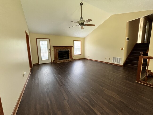 Building Photo - 3933 Brantley Dr