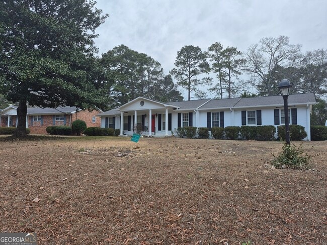 Building Photo - 930 Hill Pl