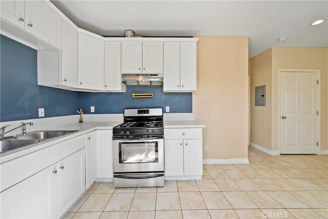 Foto del edificio - 9796 Stanwin Ave