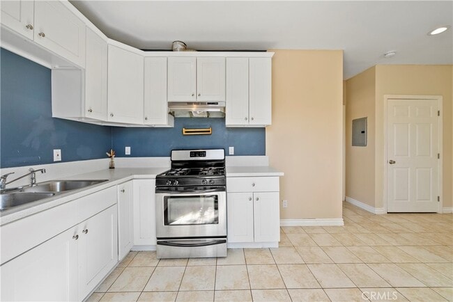 Building Photo - 9796 Stanwin Ave