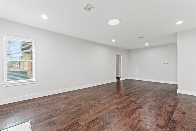 Building Photo - 2506 Truxillo St