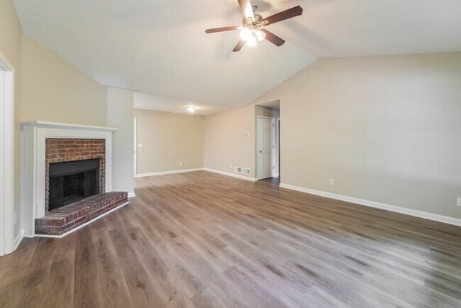 Foto del edificio - 8889 Timmons Cir