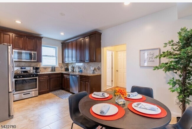 Foto del edificio - 45 Highland Ave