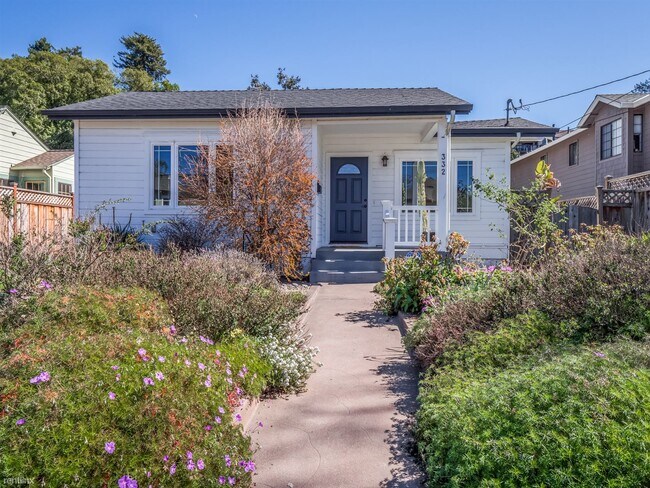 Building Photo - 2 br, 2.5 bath House - 332 Dakota Avenue