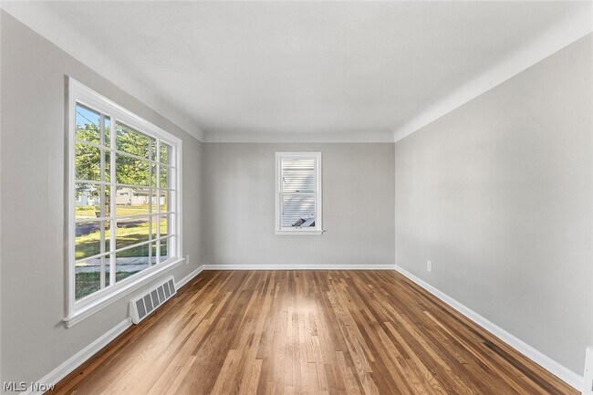 Foto del edificio - 866 E 209th St