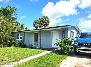 Building Photo - 1068 Barclay Dr