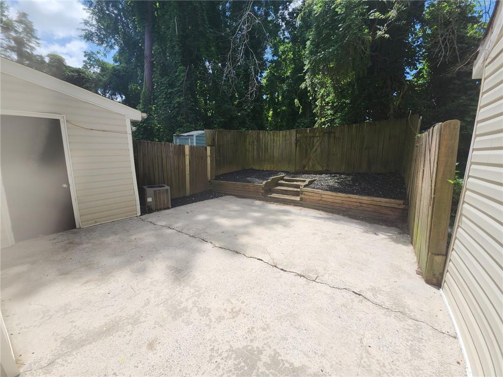 Building Photo - 105 Oak Hill Cir