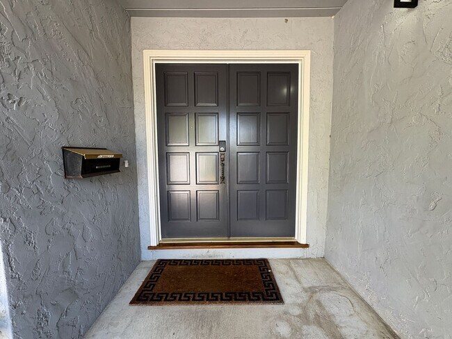 Building Photo - Charming Palo Alto Home with Beautiful Lan...