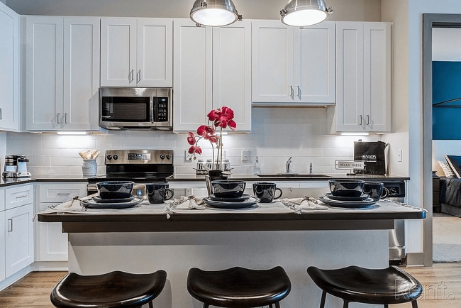 Building Photo - Avalon at James Island