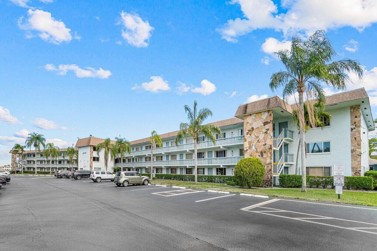 2000 Springdale Blvd Unit F115, Palm Springs, FL 33461 Condo for