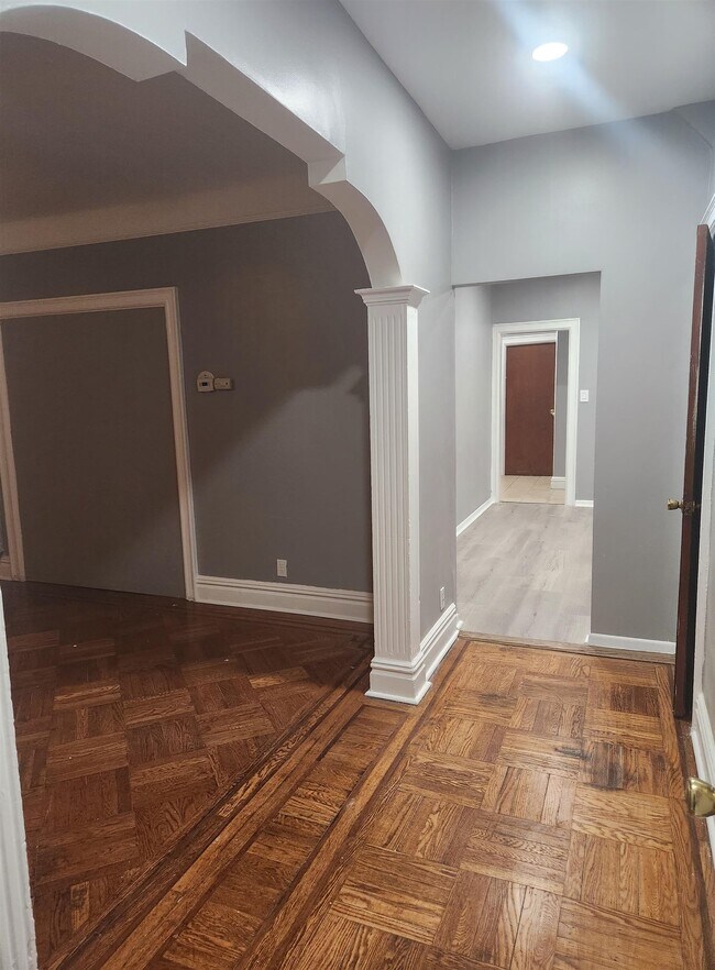 Building Photo - 334 Stegman Pkwy