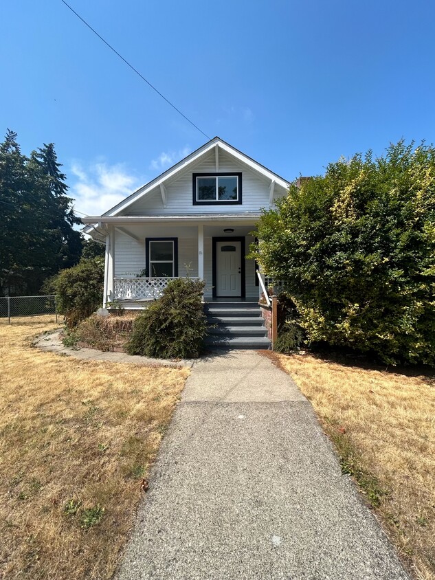 Foto principal - 14618 Grant Ave SW