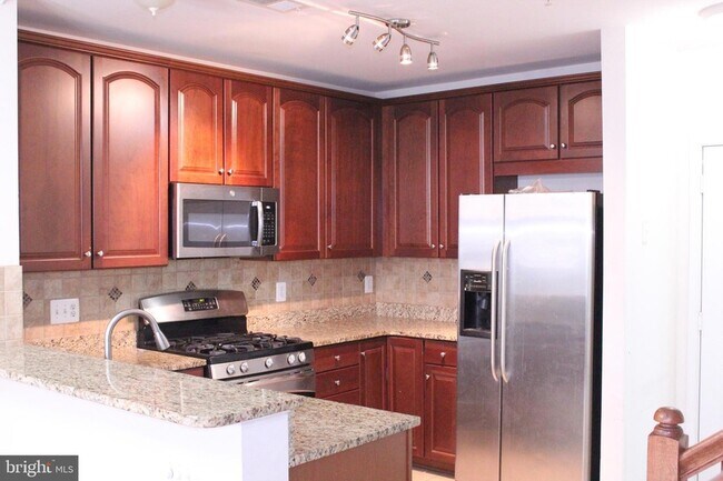 Foto del edificio - 42525 Highgate Terrace