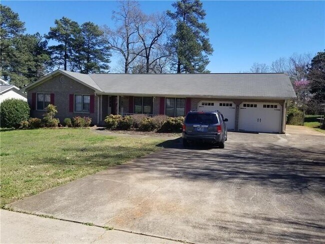 Building Photo - 5953 4 Winds Dr SW