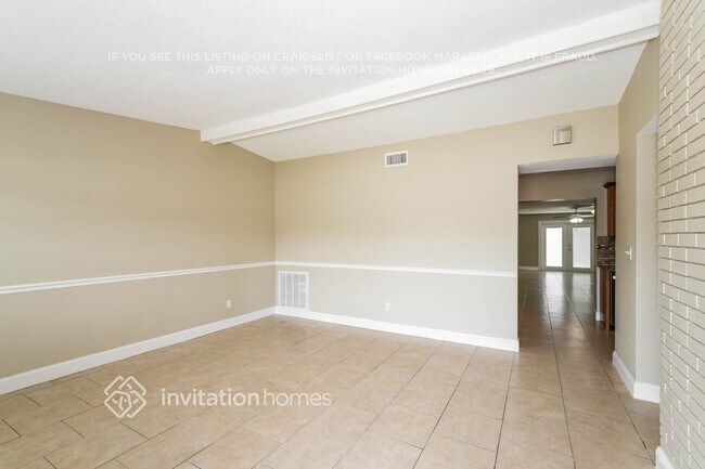 Foto del edificio - 8012 Pine Hill Dr